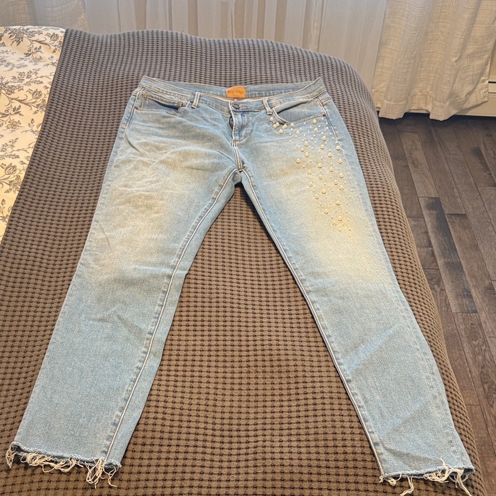 DRIFTWOOD Light Blue Ankle Jeans with Embellishments